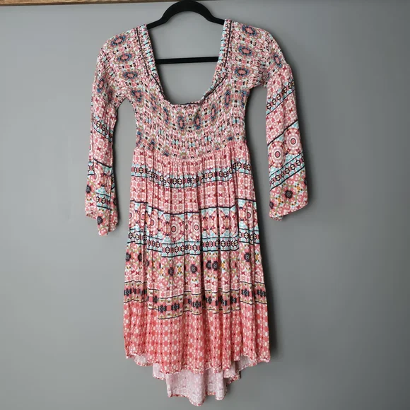 Torrid Mosaic Print Smocked Bell Sleeve Dress. Size 0 - Picture 2 of 2